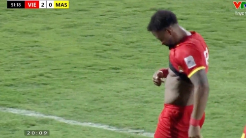 Vì sao Xuân Son chỉ tay vào bụng khi ăn mừng bàn thắng vào lưới Malaysia?