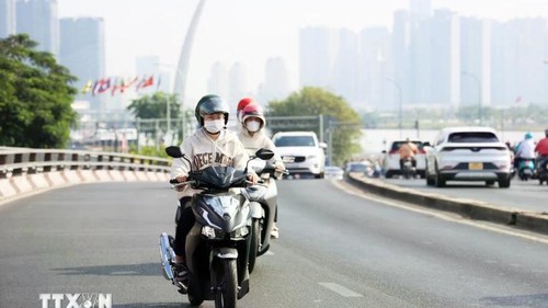 Từ ngày 1-2/4, miền Đông Nam Bộ nắng nóng gay gắt, Bắc Bộ trời chuyển mát