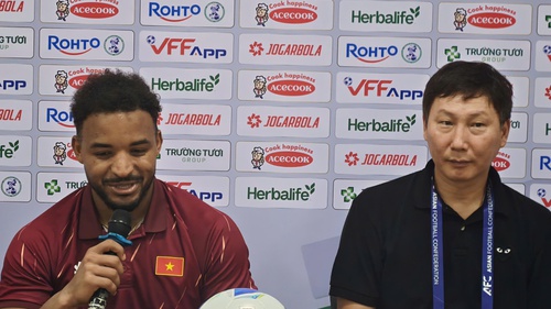 HLV Kim Sang Sik thành công vì không ngại thay đổi