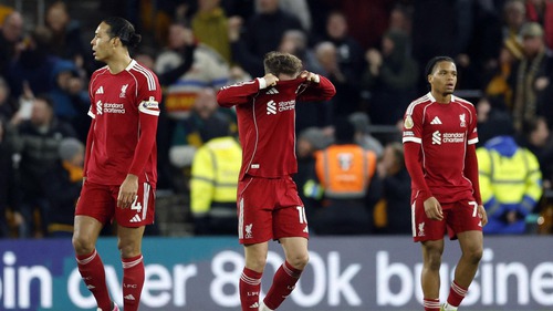 Liverpool: Cứ đá bù giờ là thua