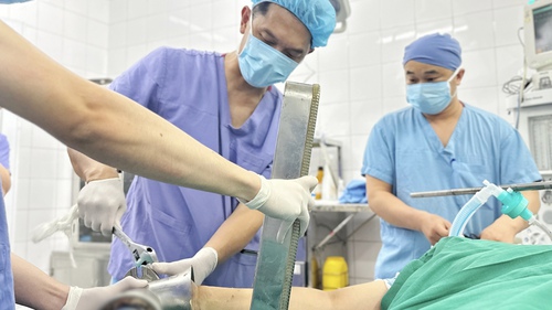 Tai nạn máy xay thịt: Người phụ nữ 36 tuổi phải cắt cụt bàn tay