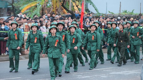 Thanh niên Thủ đô hăng hái lên đường nhập ngũ
