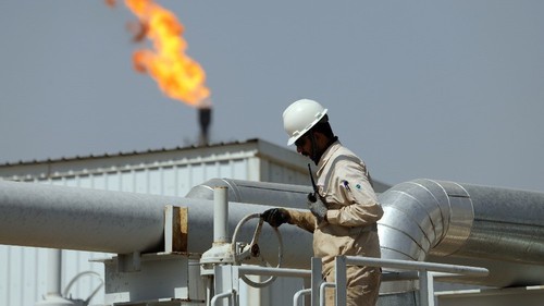 Giá dầu tại châu Á tăng mạnh khi xung đột leo thang