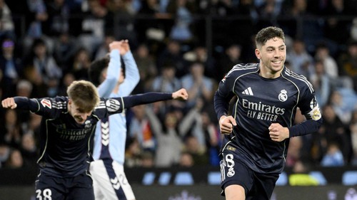 Thắng nghẹt thở phút bù giờ, Real Madrid lại gây áp lực với Barcelona trong cuộc đua vô địch La Liga