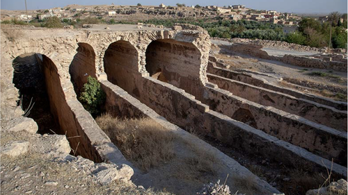 
Lộ con đường cổ 3.500 năm tuổi sau khi nước biển rút bất thường ở Thổ Nhĩ Kỳ