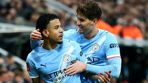 Man City ngược dòng ấn tượng, Chelsea thoát hiểm ở FA Cup