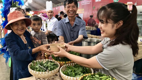 “Phở yêu thương” lần 8: Miễn phí 12.000 suất phở dành cho công nhân, người lao động