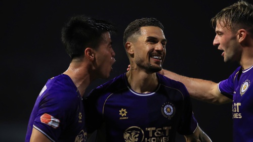 Cựu vương Hà Nội FC giữ lại sự kịch tính cho V-League