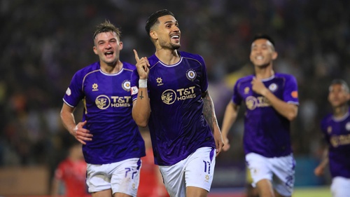 HLV Kim Sang Sik hài lòng, ông Harry Kewell hết lời khen Hoàng Hên