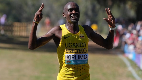 Ngôi sao Châu Phi lập kỷ lục thế giới ở cự ly bán marathon với thành tích đáng kinh ngạc