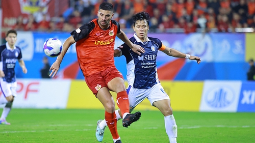 V-League khiến người hâm mộ ngỡ ngàng