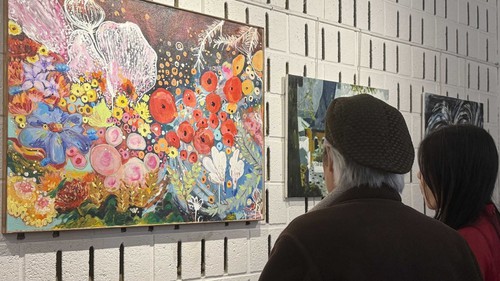 Triển lãm tranh và sách “Hồn Việt trên đất Pháp”