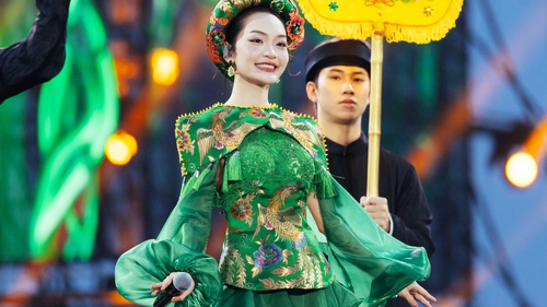 "Ngọc nữ Quan họ" Minh Ngọc đưa âm hưởng Quan họ lên sân khấu concert hiện đại