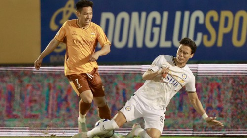 HAGL khiến cuộc đua trụ hạng thêm gay cấn