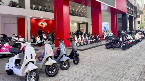 “Bùng nổ” thị trường xe máy điện