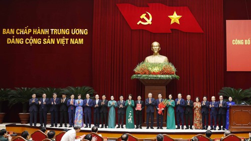 Hội nghị công bố Quyết định của Bộ Chính trị về công tác cán bộ