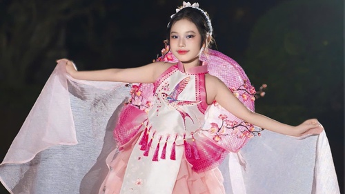 Nguyễn Ngọc Bảo Hân toả sáng tại giải thưởng Búp Sen Vàng