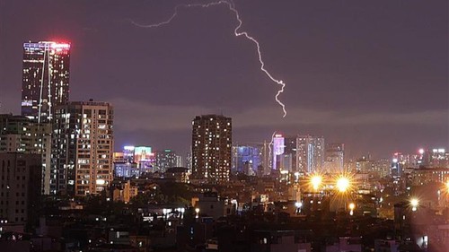 Cảnh báo mưa dông kèm lốc sét, mưa đá ở Bắc Bộ từ chiều tối 3/4