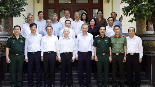 Tổng Bí thư, Chủ tịch nước Tô Lâm thăm các đồng chí nguyên lãnh đạo Đảng, Nhà nước và Mẹ Việt Nam Anh hùng