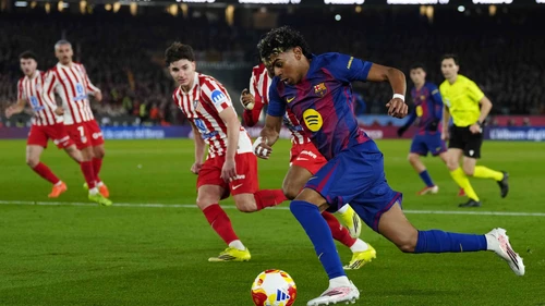 Barca chạy nước rút với Lamine Yamal