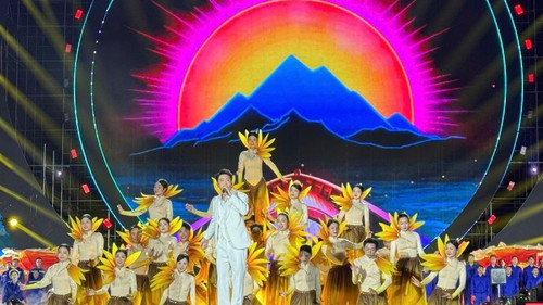 Phát triển công nghiệp văn hóa gắn với kinh tế di sản và du lịch bền vững