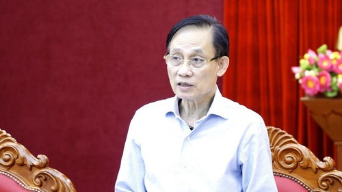 Đẩy mạnh phân cấp, phân quyền trong thi đua khen thưởng, tín ngưỡng tôn giáo và cơ quan đại diện Việt Nam ở nước ngoài