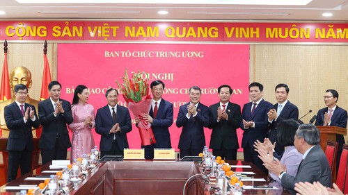 Hội nghị bàn giao công tác của đồng chí Trưởng Ban Tổ chức Trung ương