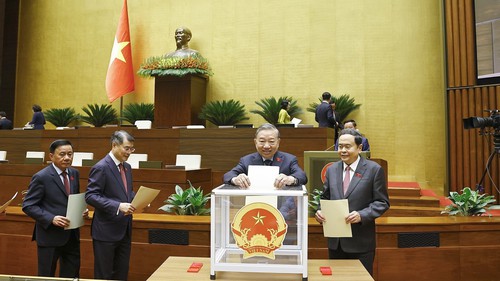 Kỳ họp thứ Nhất, Quốc hội khoá XVI: Quốc hội tiếp tục thực hiện công tác nhân sự