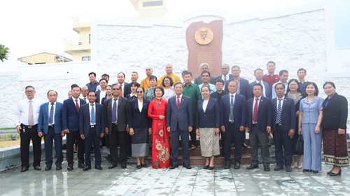 136 năm Ngày sinh Chủ tịch Hồ Chí Minh: Hành trình “Về nguồn theo dấu chân Chủ tịch Hồ Chí Minh” tại Lào