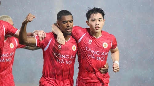 Sự thật cuộc tranh cãi đá penalty giữa Đình Bắc và Alan