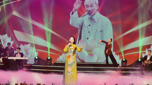 Chương trình nghệ thuật chính luận “Sáng mãi tên Người”
