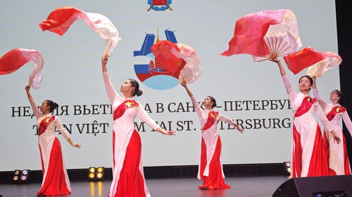 136 năm ngày sinh Chủ tịch Hồ Chí Minh: Tiếp bước Người vun đắp tình hữu nghị Việt - Nga