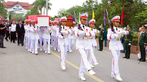 Lễ đón nhận 28 hài cốt liệt sĩ quân tình nguyện và chuyên gia Việt Nam hy sinh tại Lào