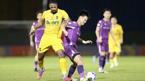 'Sóng gió' bủa vây cựu vương 4 lần vô địch V-League 