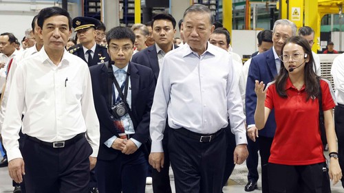 Tổng Bí thư, Chủ tịch nước thăm Trung tâm Thử nghiệm Đường sắt Singapore