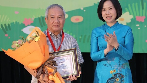 Hướng tới Giải thưởng Thiếu nhi Dế Mèn 2026 - "Hiệp sĩ Dế Mèn" Trần Đức Tiến với "Đi tìm xứ Tu-bo": Ẩn dụ về hành trình trưởng thành