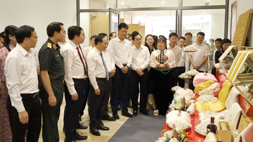 Nghiên cứu xây dựng thí điểm mô hình "xã, phường xã hội chủ nghĩa" từ cấp cơ sở
