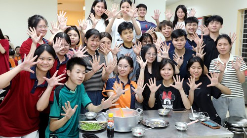 Tiếp sức thí sinh vùng khó thi tốt nghiệp Trung học Phổ thông