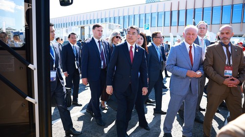 Thủ tướng Lê Minh Hưng tham quan Triển lãm tiềm năng kinh tế-xã hội Tatarstan
