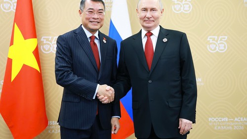 Thủ tướng Lê Minh Hưng hội kiến Tổng thống Nga Vladimir Putin