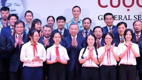 Thư của Tổng Bí thư, Chủ tịch nước gửi nhân kỷ niệm 25 năm 'Ngày Gia đình Việt Nam'