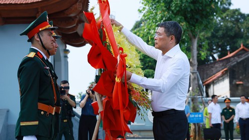 Thủ tướng Lê Minh Hưng tri ân các anh hùng liệt sĩ tại tỉnh Lạng Sơn