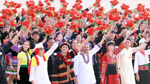 Chuẩn mực con người Việt Nam trong kỷ nguyên mới (Kỳ 1): Bước phát triển mới trong tư duy xây dựng con người