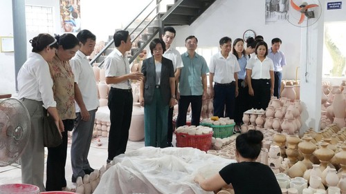 Phát triển kinh tế tập thể gắn với bảo tồn và phát huy giá trị làng nghề