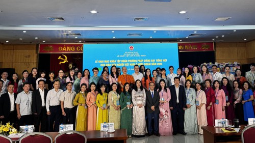 Lan tỏa mạnh mẽ tiếng Việt đến từng người Việt Nam ở nước ngoài