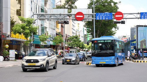 Lượng hành khách sử dụng xe buýt tăng mạnh sau hơn 1 tháng miễn phí vé