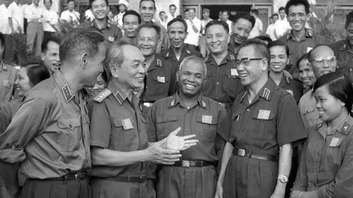 Kỷ niệm 115 năm Ngày sinh Đại tướng Võ Nguyên Giáp: Tri ân vị tướng của lòng dân