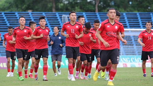 B.Bình Dương nhận giải thưởng kép, cầu thủ FLC Thanh Hóa ‘đắt hàng’