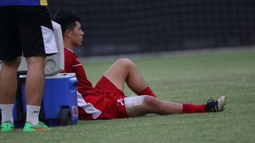 Đình Trọng chấn thương, U23 Việt Nam thiệt quân trận gặp Bahrain