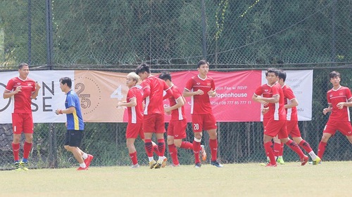 Tiền vệ Đức Huy: 'Thắng U23 UAE để tri ân người hâm mộ'